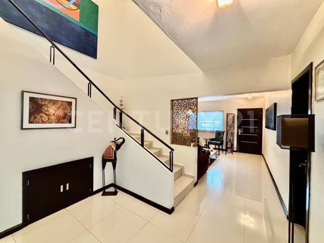 Residencia contemporánea con jardín en Guadalupe Inn