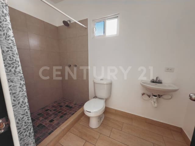 Casa en Venta en Fraccionamiento Granjas el Gallo, Ensenada, Baja California