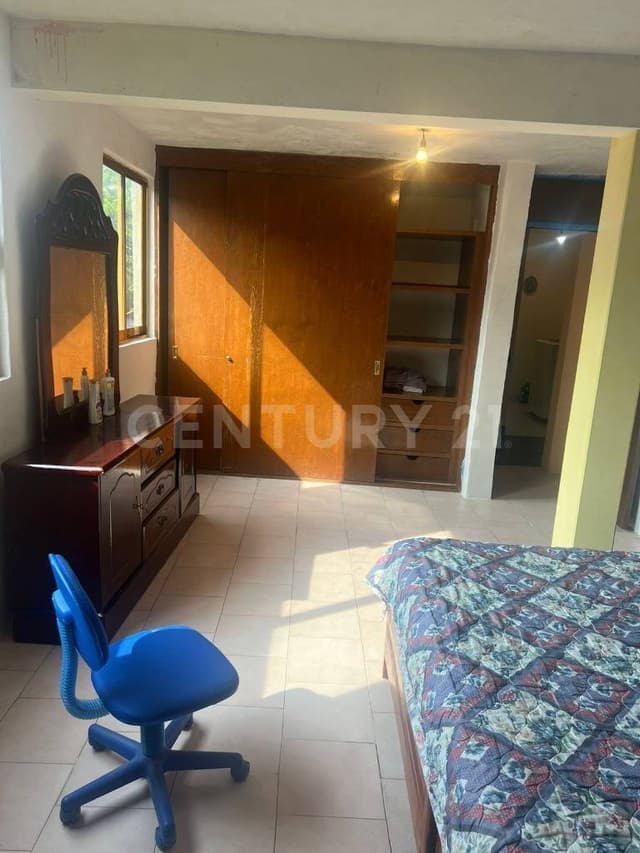 Casa familiar amplia con luz natural