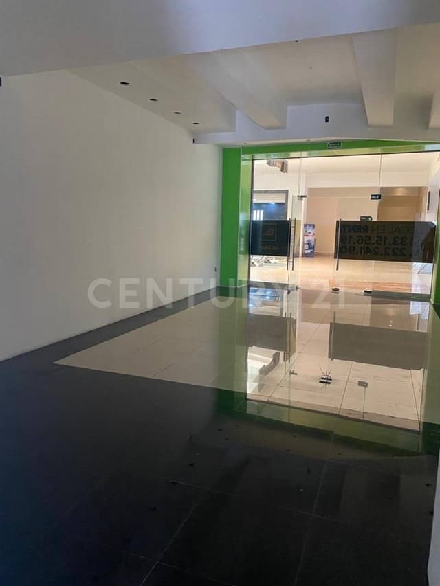 LOCAL COMERCIAL EN RENTA PLAZA SINFONÍA (SONATA)