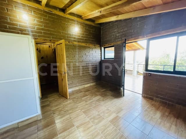 CASA EN RENTA EN VALLE DE BRAVO, CERCA DE ACATITLÁN