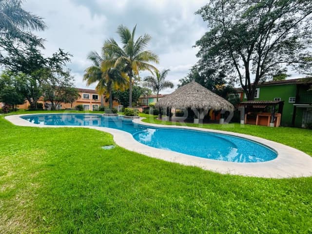 VENTA DE CASA CON ALBERCA Y 3 RECAMARAS AL SUR DE MORELOS