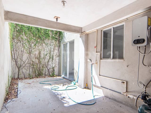 CASA EN RENTA AMUEBLADA DE 3 RECAMARAS EN URBIQUINTA DEL CEDRO, TIJUANA, BC