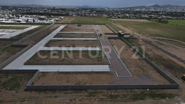 - FRACCIONAMIENTO VALLES DE LA CALANDRIA I