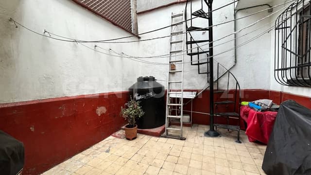 Casa amplia con gran potencial | Terreno 138 m² Col. Postal