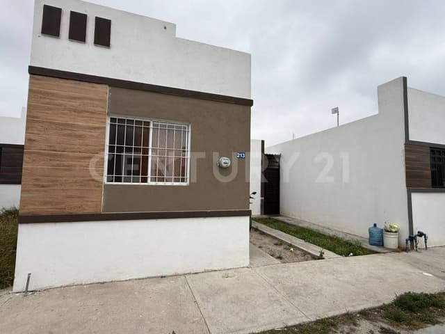 CASA EN VENTA EN FRACC. VALLE DEL JARAL EN EL CARMEN NUEVO LEON