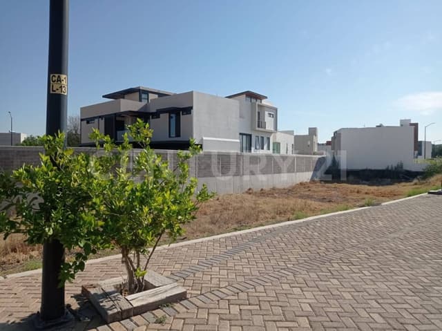 Venta de terreno en fraccionamiento Carlota hacienda vanegas, Corregidora, Qro.