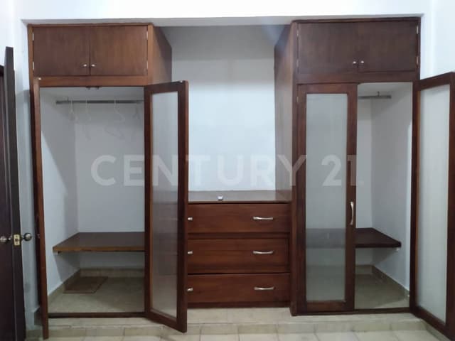 EN RENTA AMPLIA CASA CON JARDIN COLONIA EJIDO P3696