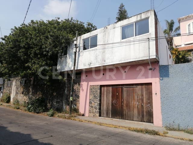 SE VENDE COMO TERRENO EN AV PASEO DEL CONQUISTADOR, CUERNAVACA EN $3535 POR m²