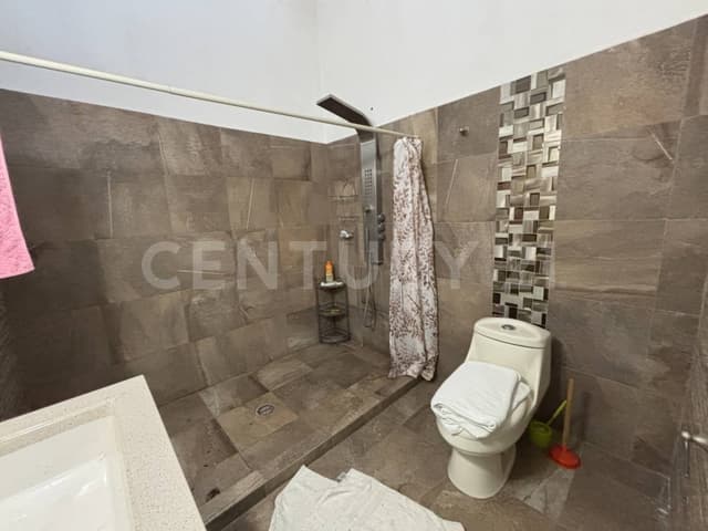 PROPIEDAD CON POTENCIAL MULTIFUNCIONAL EN CUERNAVACA