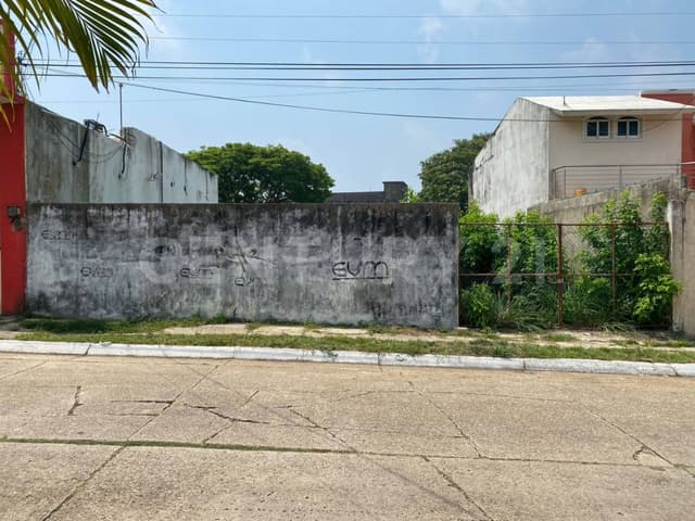 VENTA DE TERRENO, COL. PETROLERA, COATZACOALCOS, VERACRUZ.