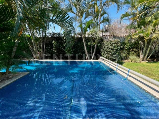 Casa con alberca climatizada y salón de juegos en Temixco, Morelos