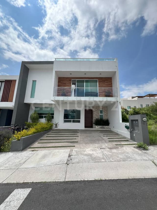 OPORTUNIDAD UNICA! MAGNIFICA RESIDENCIA CON 4 RECAMARAS, ESTUDIO Y ROOF GARDEN!!