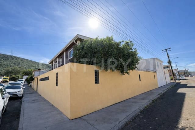 CASA EN VENTA EN VALLE DORADO (SECCIÓN RIOS)
