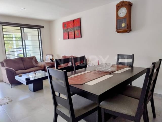 Casa en Venta en Fracc. Adamar (Coto Marevna)