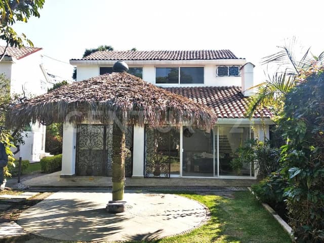 CASA EN VENTA EN JARDINES DE CUERNAVACA, MORELOS