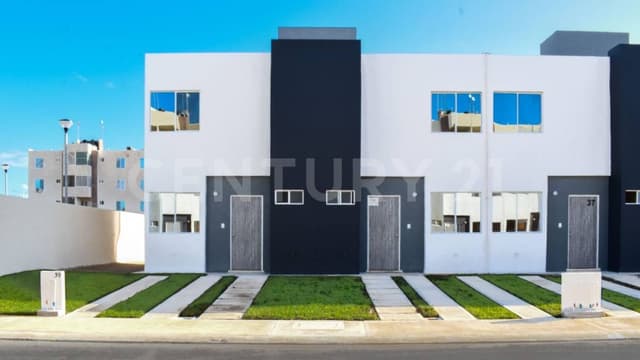 Venta de Casa en Privada con alberca en Cancún