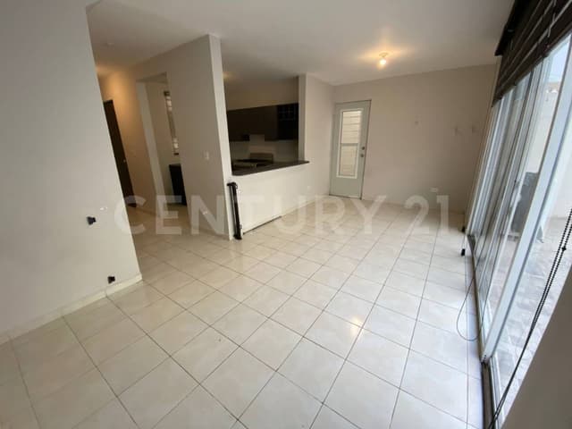 CASA NUEVA EN RENTA