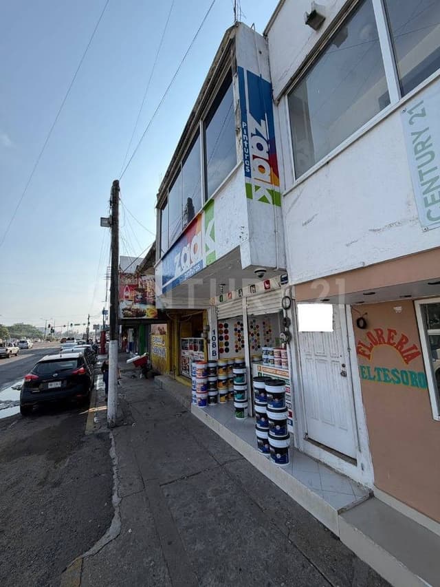 En Venta Local comercial de 2 plantas en zona de alto tránsito