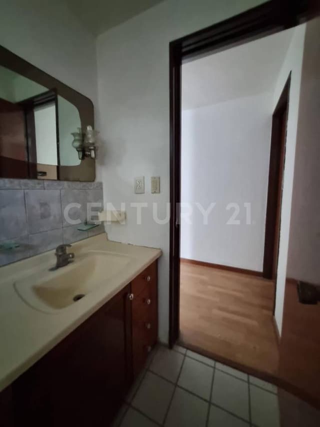 CASA EN VENTA EN LAS QUINTAS