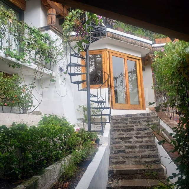 CASA EN RENTA CON VISTA AL LAGO VALLE DE BRAVO