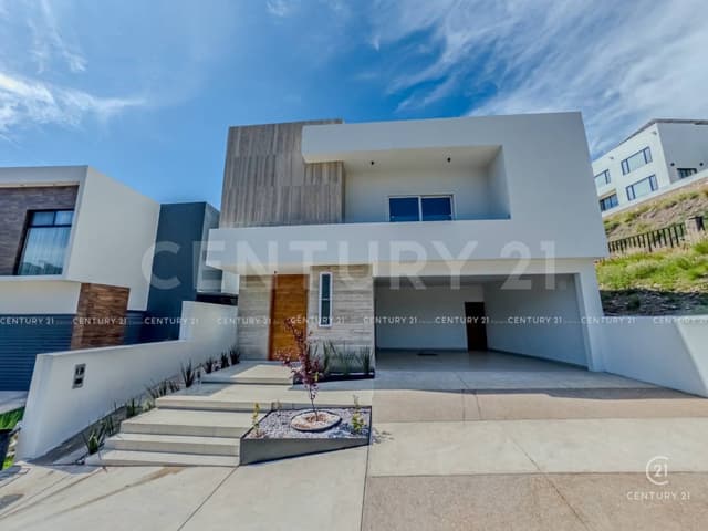CASA EN VENTA EN BOSQUES DEL VALLE IV EN CHIHUAHUA, CHIH.
