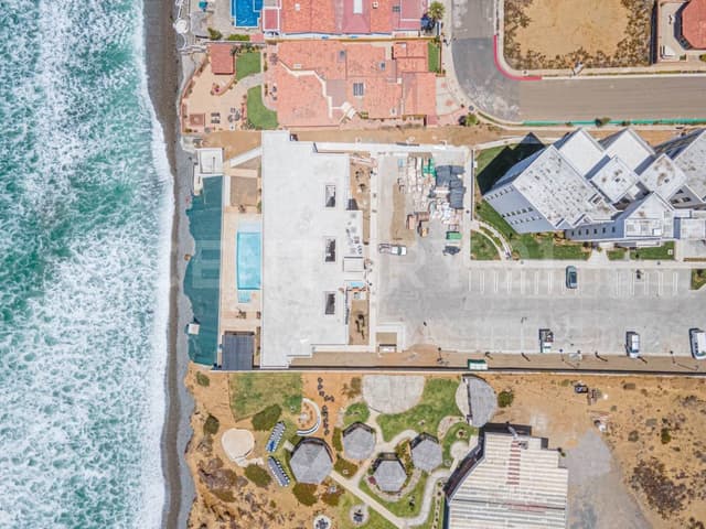 Condominio de lujo con acceso al mar en fraccionamiento exclusivo