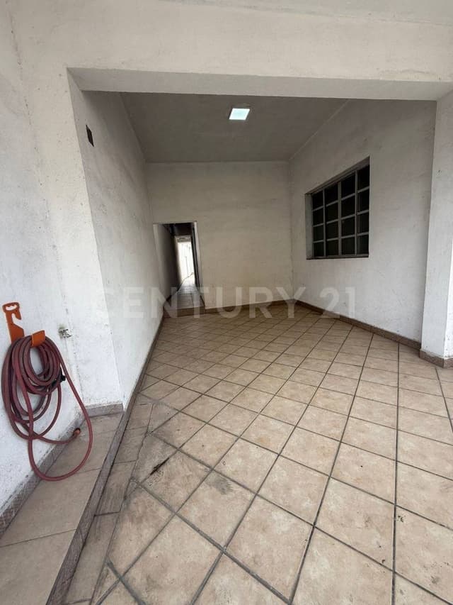 CASA AMPLIA EN VENTA