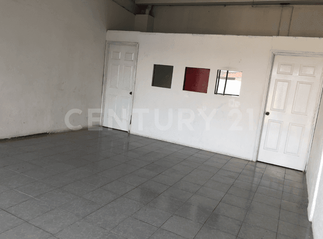 Local Comercial en renta dentro de Plaza Totoltepec Local 26