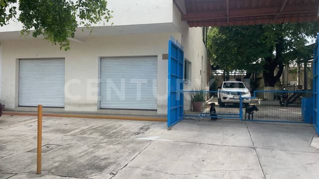 AMPLIO ESPACIO TECHADO PARA BODEGA