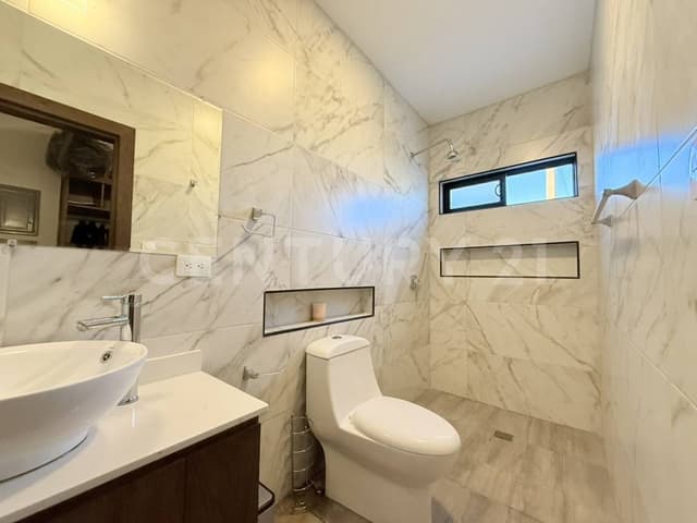 Casa en Venta en Residencial Leones IV en Chihuahua, Chihuahua