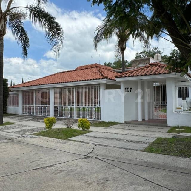CASA EN VENTA, CLUB DE GOLF LOS NARANJOS, EN LEON, GTO.