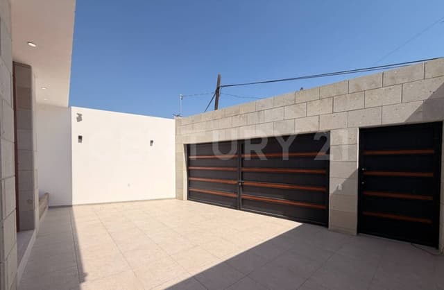 CASA NUEVA CON ALBERCA EN BURGOS CUERNAVACA