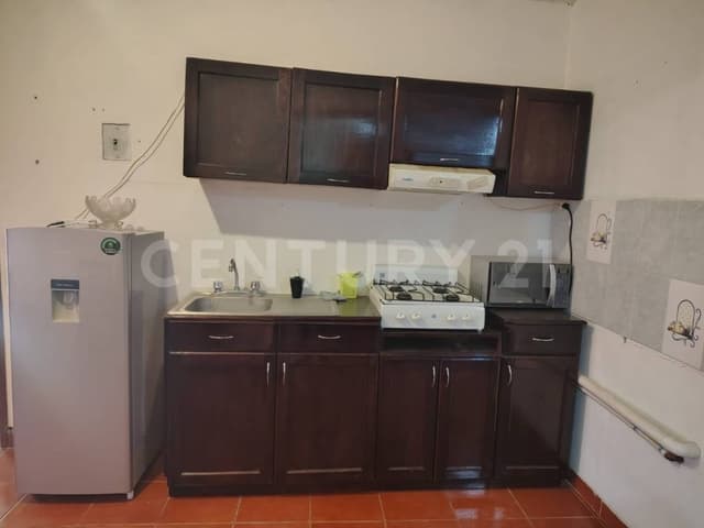 SE RENTA DEPARTAMENTO AMUEBLADO EN SEGUNDA PLANTA EN CALLE CARLOS GRACIDA