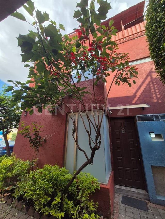 CASA EN CONDOMINIO EN RENTA