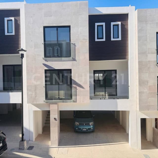 RCV-1501 CASA EN VENTA EN RESIDENCIAL AGUA CALIENTE