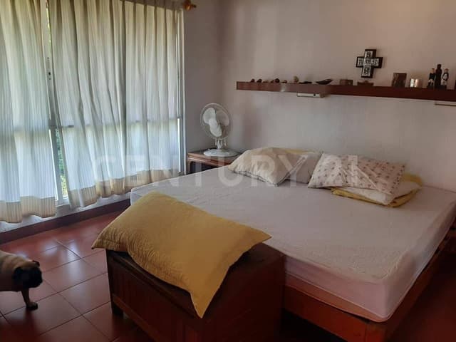 Residencia en Fraccionamiento con vigilancia