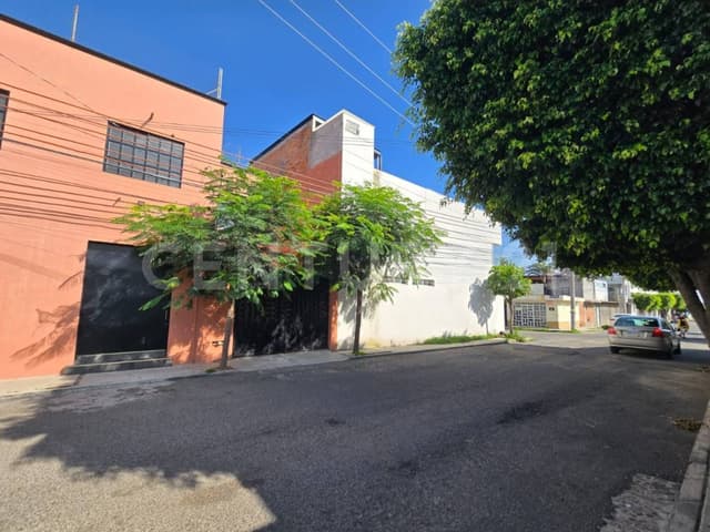 Casa de 4 recamaras en venta en San Cayetano, SJR, Queretaro.