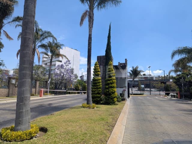 LOTE EN VENTA EN PARQUE MICHOACAN, ZONA CASCATA LOMAS DE ANGELOPOLIS.