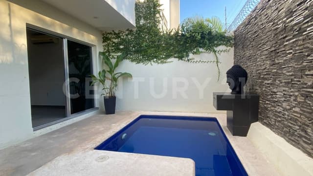 Casa en Renta en Residencial Palmaris con alberca privada