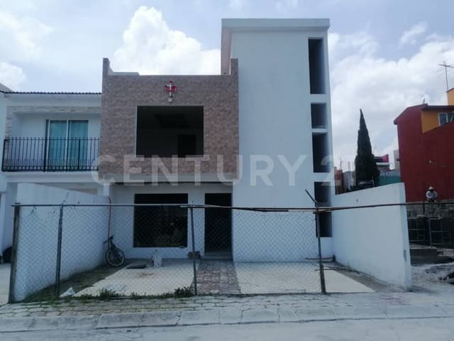 Hermosa Casa dentro de una Privada en Jardines de la Crespa en Toluca