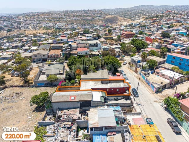 VENTA DE PROPIEDAD CON DEPARTAMENTOS EN CAMINO VERDE TIJUANA B.C.