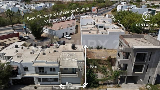 CASA EN PASEO DEL RIO