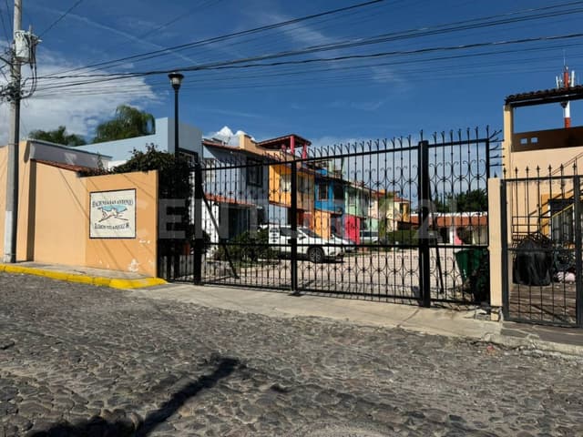 Casa para renta muy bien ubicada en el condominio Hacienda San Antonio