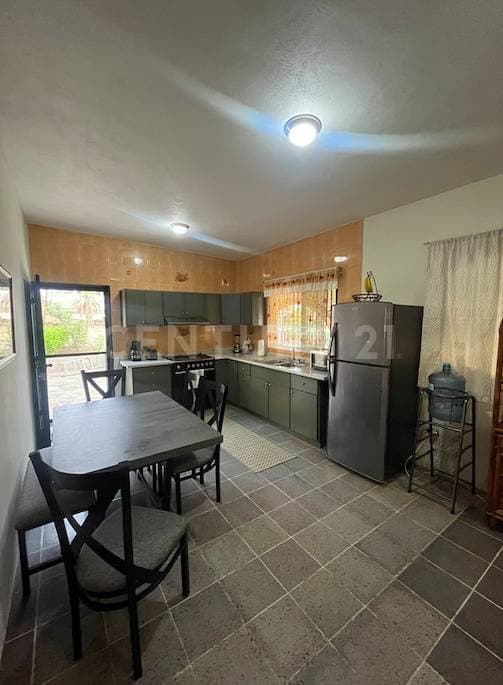 CASA EN RENTA – CASA PALAPAS, TODOS SANTOS, BAJA CALIFORNIA SUR.