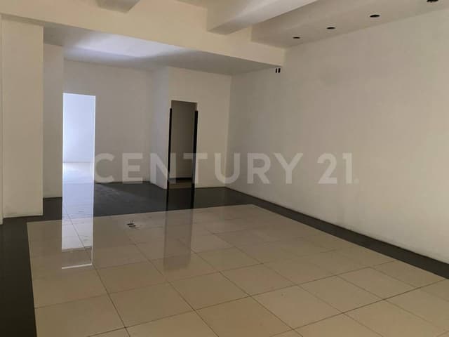 LOCAL COMERCIAL EN RENTA PLAZA SINFONÍA (SONATA)