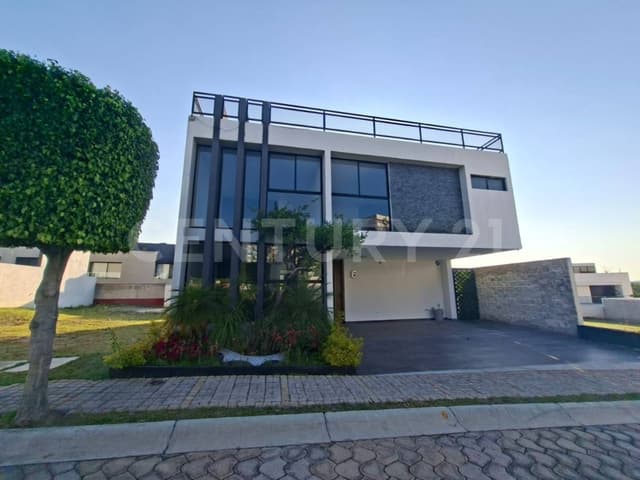 Casa en Venta, con recámara en planta baja