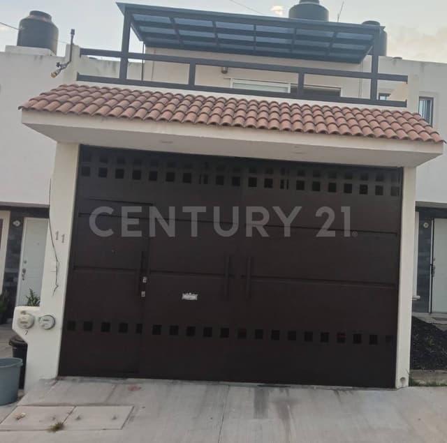 Casa como nueva en Jardines de la Aldea II Morelia