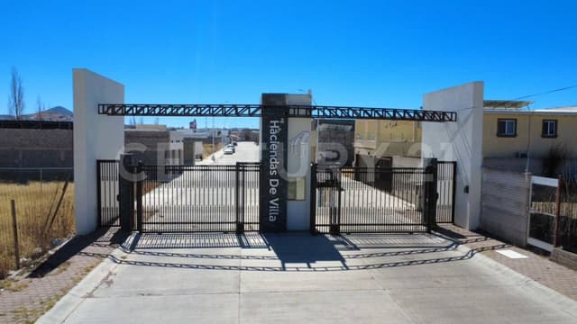 - EN VENTA TERRENO EN AV. VENEZUELA EN CD. CUAUHTEMOC, CHIH