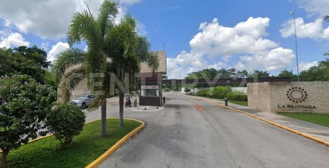 Terreno de 948 m2 Residencial Rejoyada Komchen, Mérida. Listo para construir.